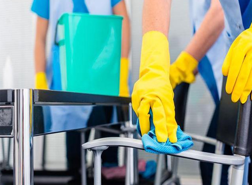 如(rú)何提升保潔員(yuán)工(gōng)的(de)幸福感！